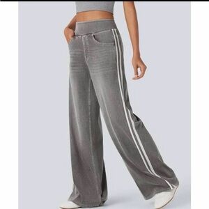 HALARA Flex High Waisted Stripe Wide Leg Jean with Pockets
 LARGE TALL